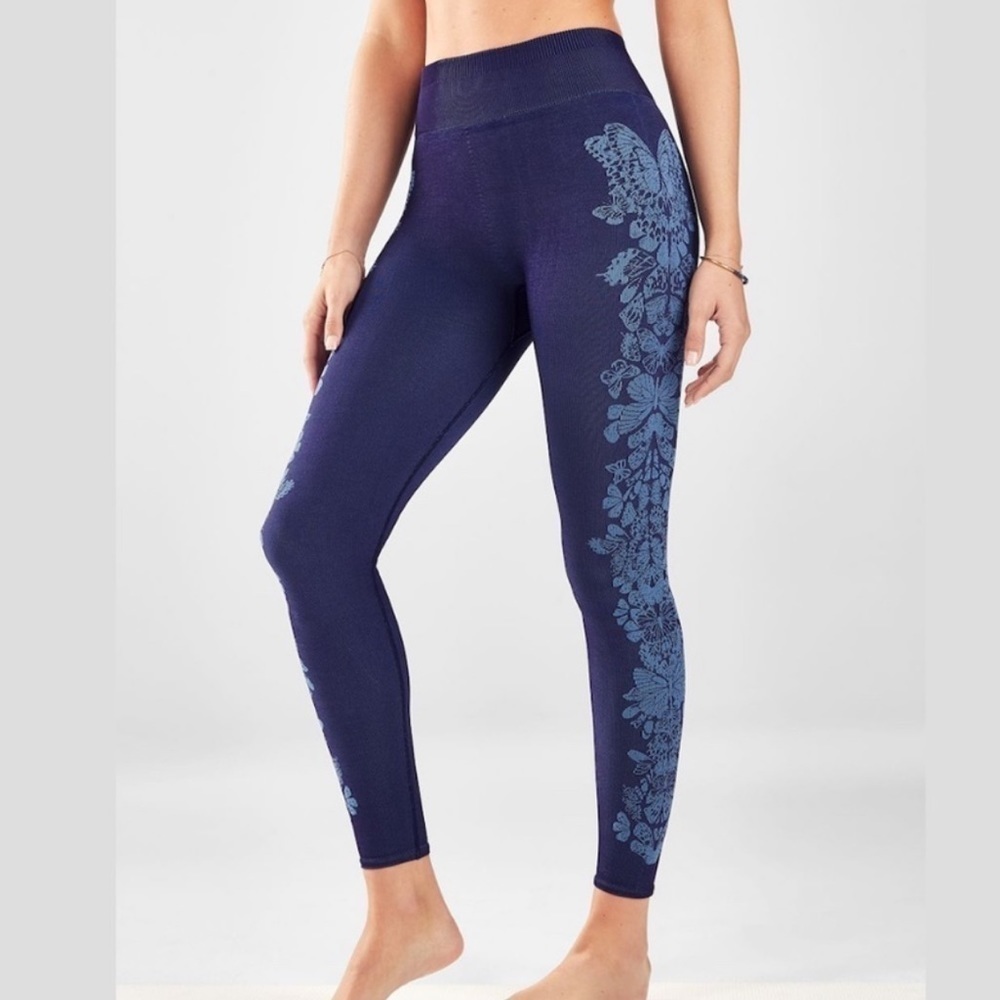 NWT Fabletics Mid-Rise Seamless Butterfly Blue 7/8 Sz S